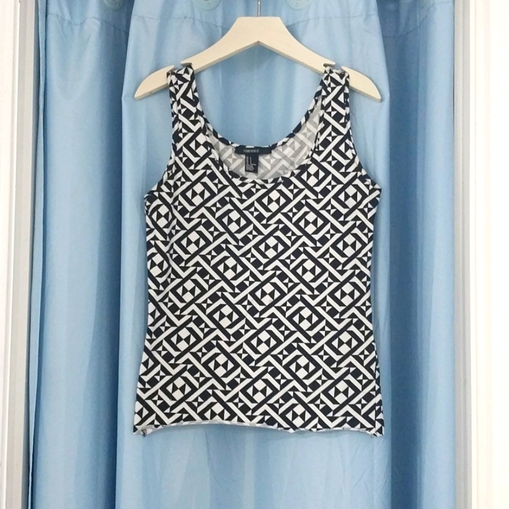 Black and White Tank Top Small